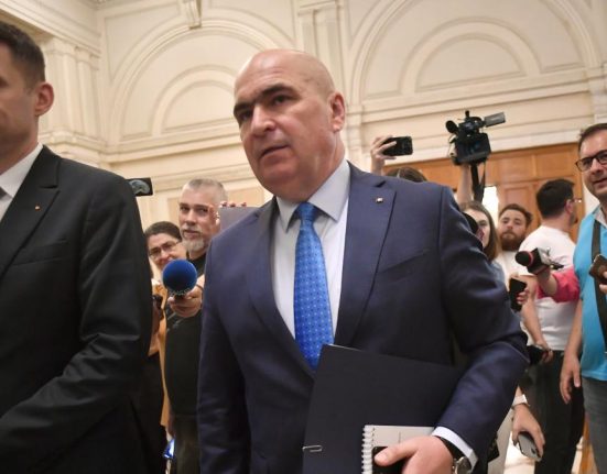 Bolojan cere romnilor rabdare si promite dreptate sociala
