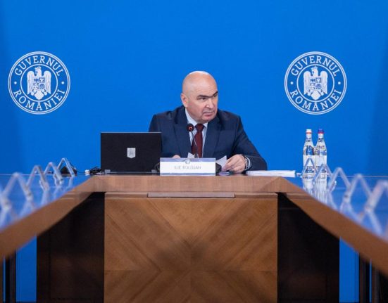 Cancelaria lui Bolojan concediaza 40 din posturi dispar