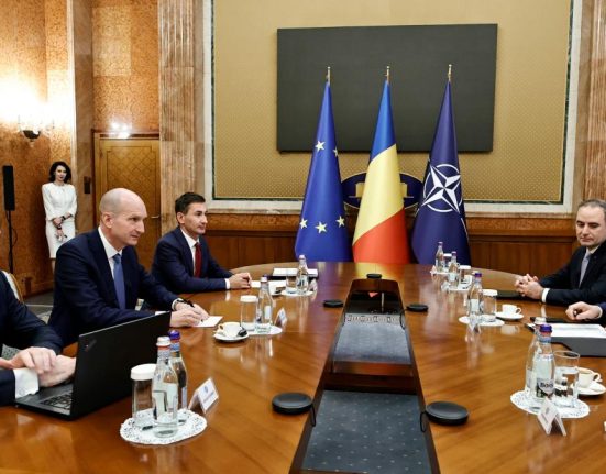 Ce a discutat Ilie Bolojan cu agentia despre Romania