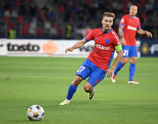 Charalambous a fost inspirat de Guardiola Fundasii laterali mutati in centru cu scop clar