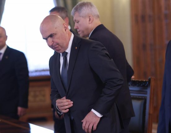 Cresc tensiunile in PNL Liberalii se reunesc in sedinta Bolojan tras la raspundere pentru deciziile guvernamentale