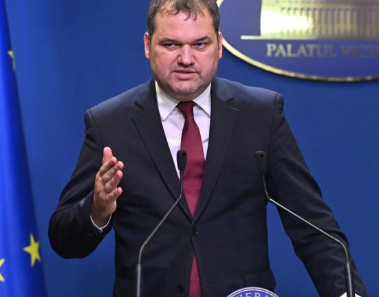 Cseke Attila anunta desfiintarea zeci de mii de posturi in primarii