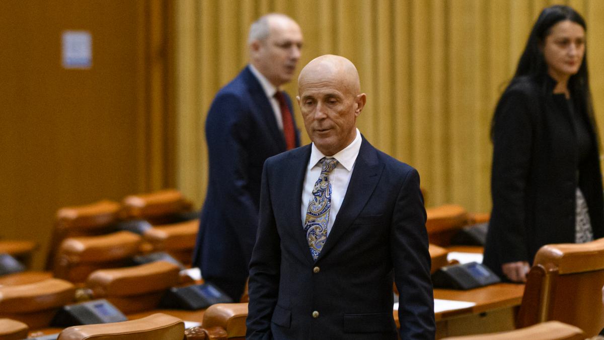 Deputatul AUR Mugur Mihescu invins de nestiinta primea bani pentru chirie