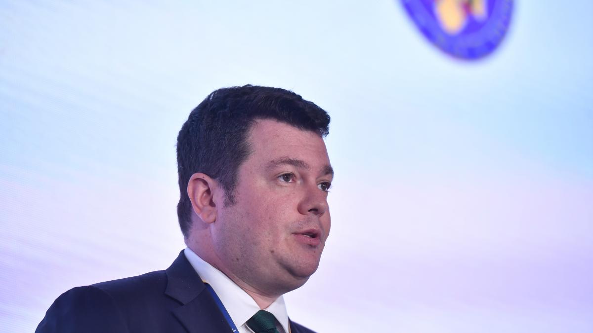 Directorul Nuclearelectrica Cosmin Ghita renunta la 20 din salariu