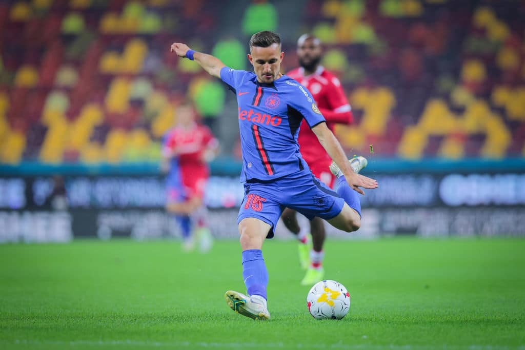 FCSB l a transferat pe Stefanescu la Dinamo