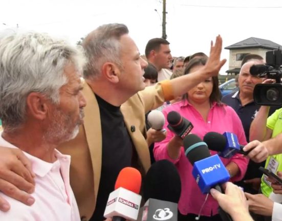 Fara bani apa e de la Dumnezeu Minstul Agriculturii reprosat de taranianifurioi la Lunguletu Nu ne luati cu lugulugu