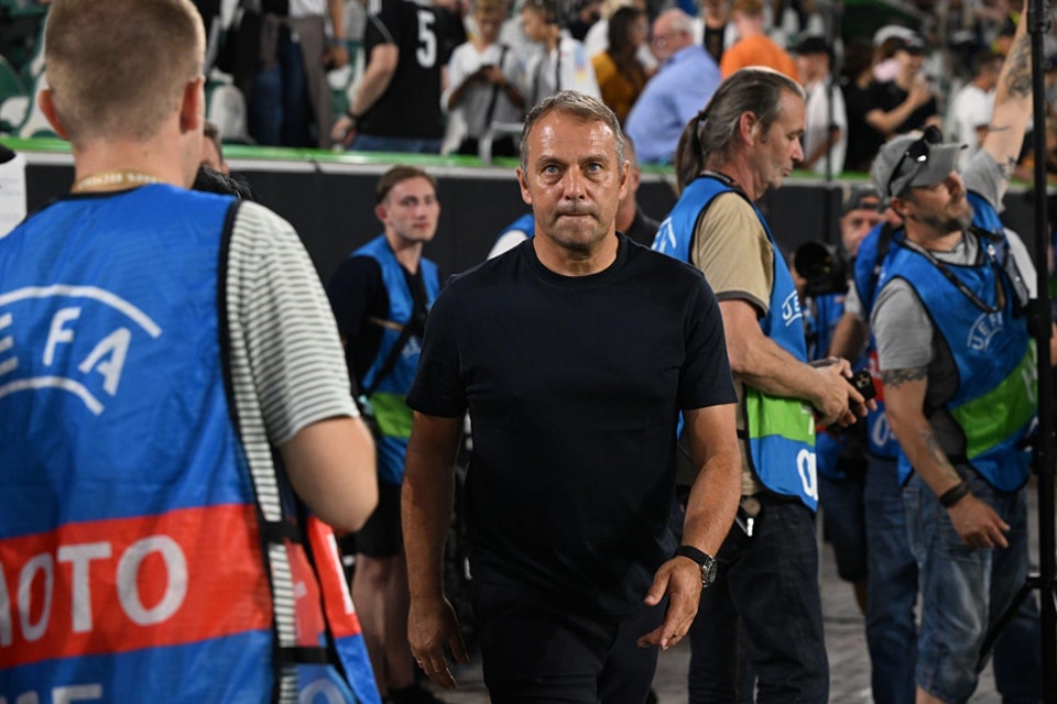 Hansi Flick in fata unui sezon important la FC Barcelona