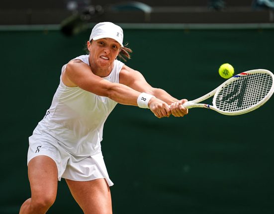 Iga Swiatek face istorie la Wimbledon E in semifinale