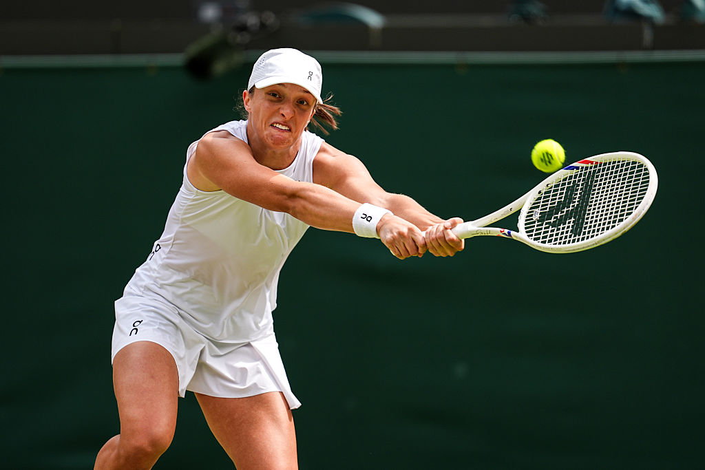 Iga Swiatek face istorie la Wimbledon E in semifinale