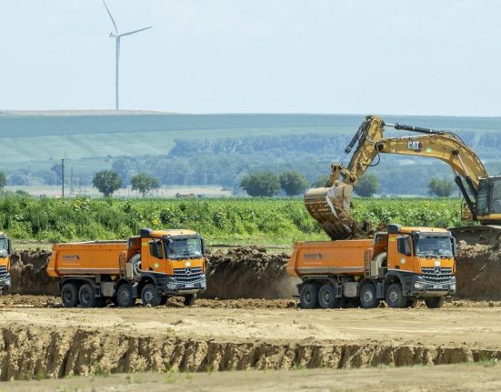 Ministrul Transporturilor a semnatu autorizatia pentru A8