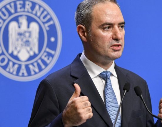 Ministrul de Finante prezinta noile taxe la ECOFIN