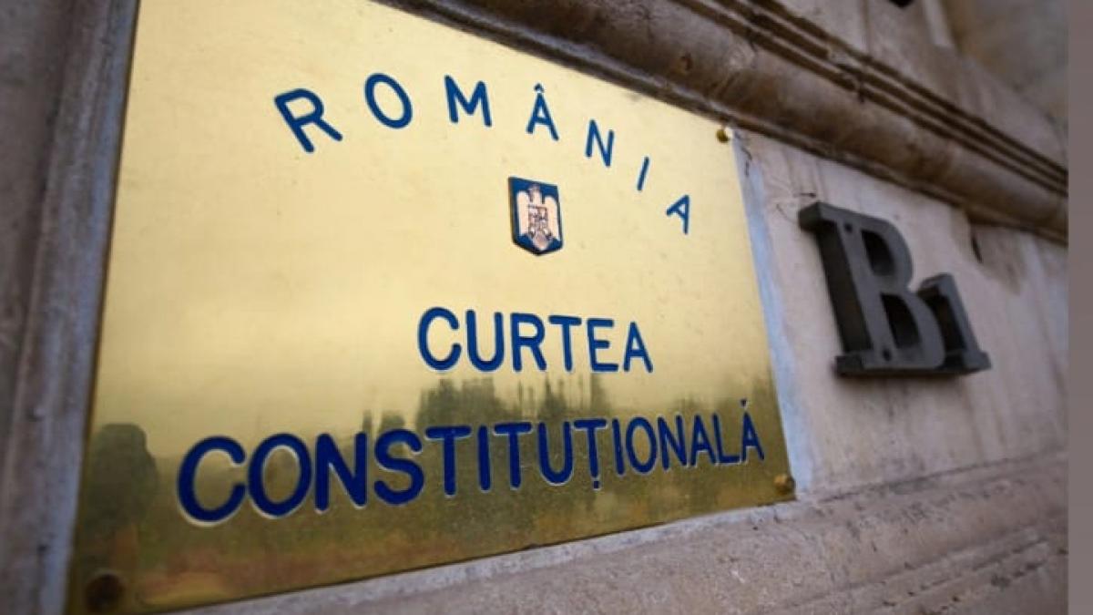 Nicusor Dan a sesizat CCR privind legea legionariilor