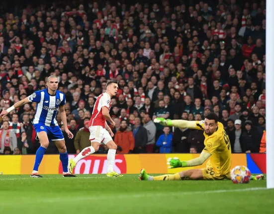 Arsenal l a rasplatit pe Trossard cu un salariu dublu