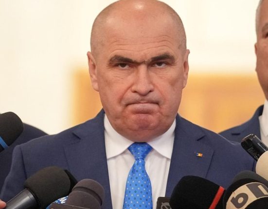 Bolojan continua concedierile in ministere Nu e normal sa marim taxe