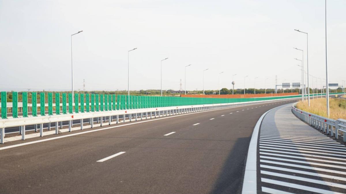 Bolojan si ministrul Transporturilor viziteaza Autostrada Moldova