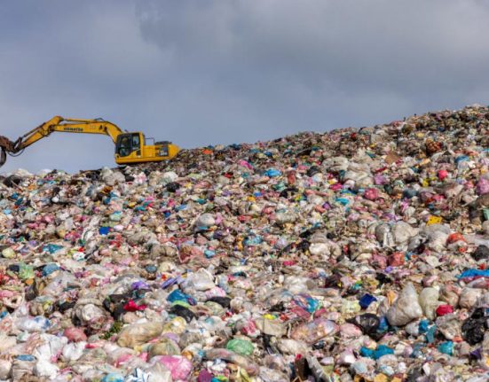 Buzoianu Pregatim o ordonanta pentru deseuri second hand