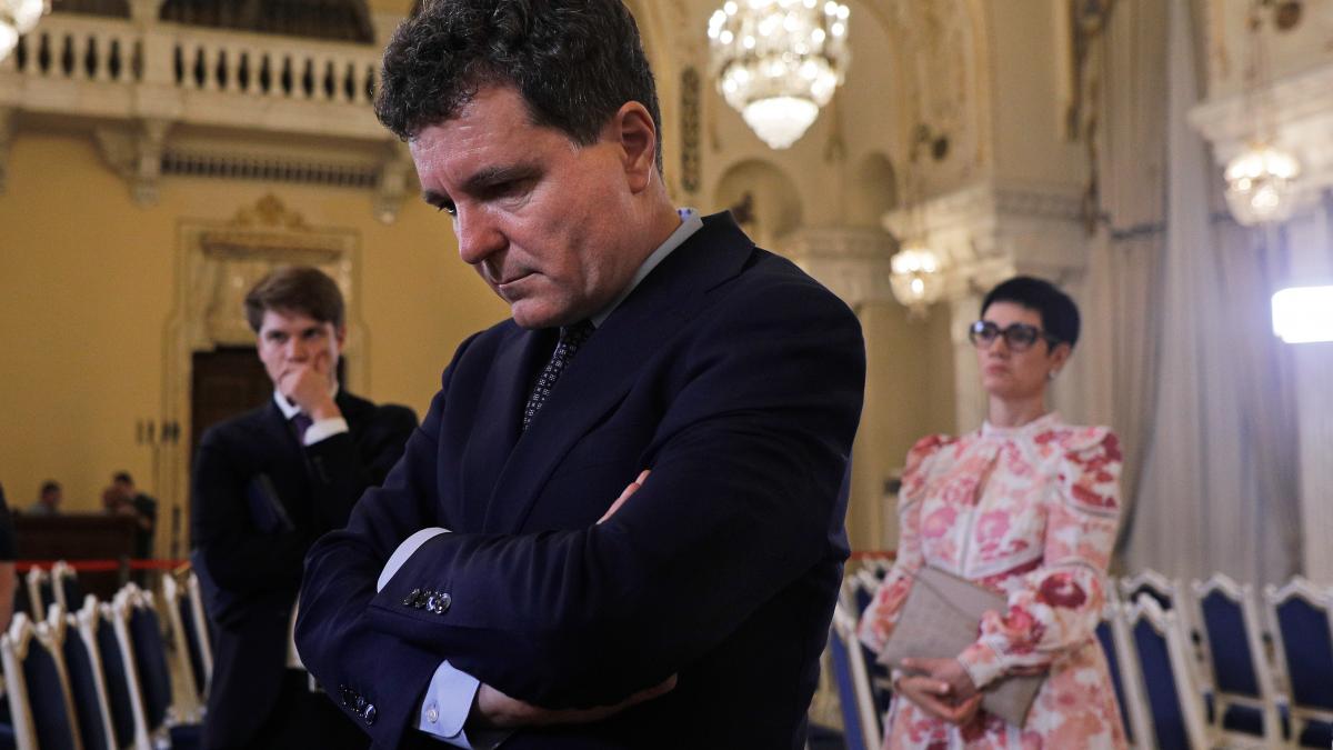 De ce Nicusor Dan nu a fost la funeralii
