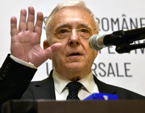 Isarescu avertizeaza ca deficitul va depasi 7