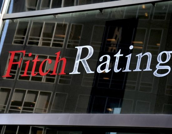 Romania ramane cu rating pozitiv avertizari despre datorie