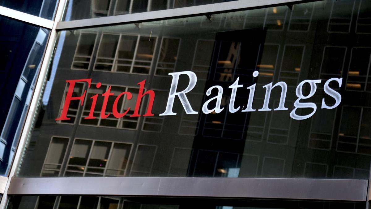 Romania ramane cu rating pozitiv avertizari despre datorie