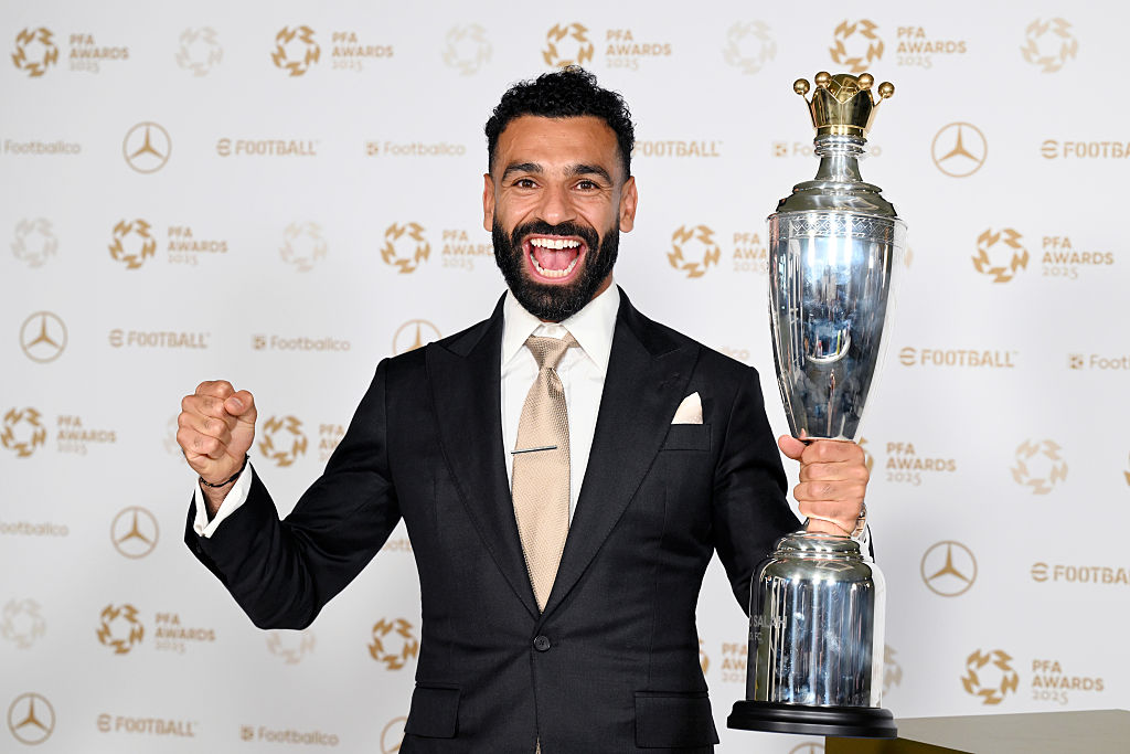Salah a intrat n istorie Primul jucator cu trei trofee Player of the Year n Premier League