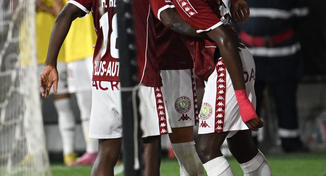 SuperLiga FC Rapid Bucuresti FC Botosani 2 1 giulestenii pe primul loc