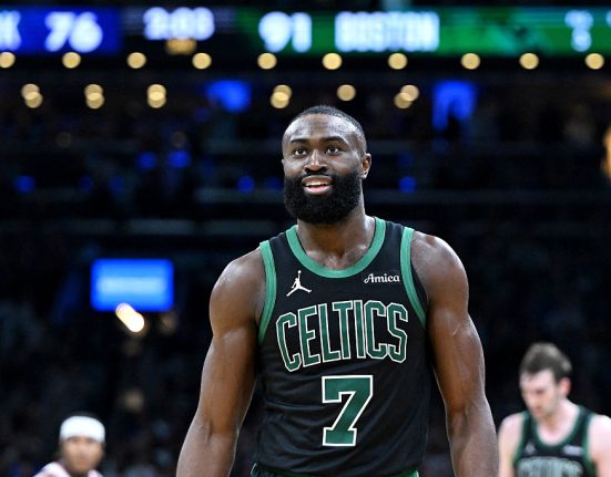 Tatal lui Jaylen Brown arestat pentru tentativa de omor