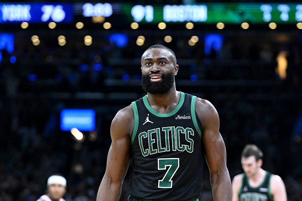 Tatal lui Jaylen Brown arestat pentru tentativa de omor