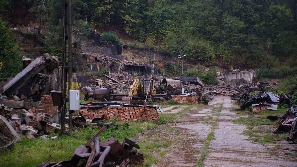 salrom acuza pe radu miruta de autopromovare pentru licenta de grafit mina este o ruina