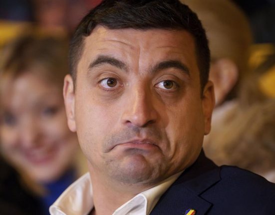 AUR raspandeste minciuni despre trupe in Ucraina