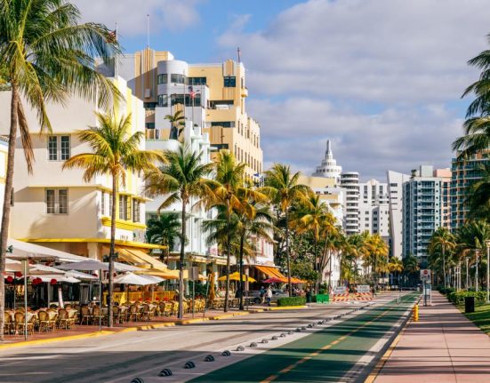 Amenati de Bolojan angajati pleaca in pelerinaj la Miami