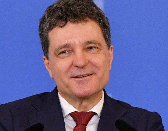 Ce zice Nicusor Dan despre majorarea TVA la 24percent