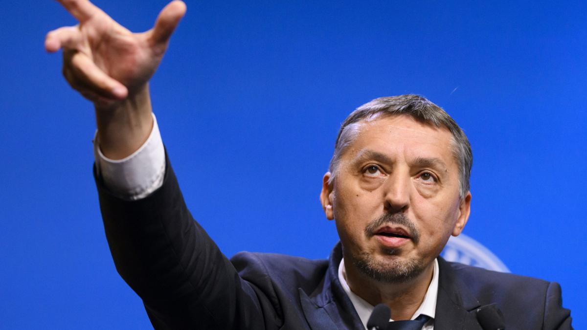 Daniel David declara ca demisioneaza daca AUR trece motiunea