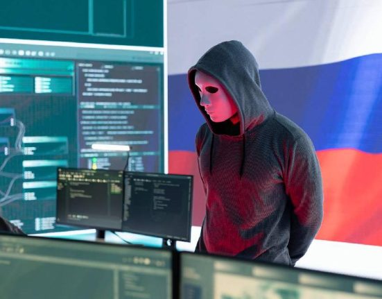 Investigation sus acoperire ferma de troli a lui Putin