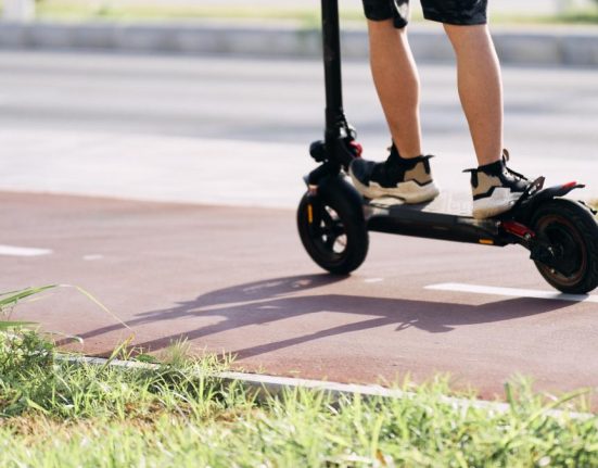 Lucian Bode dezbateri in Comisia Transporturi despre trotinete electrice