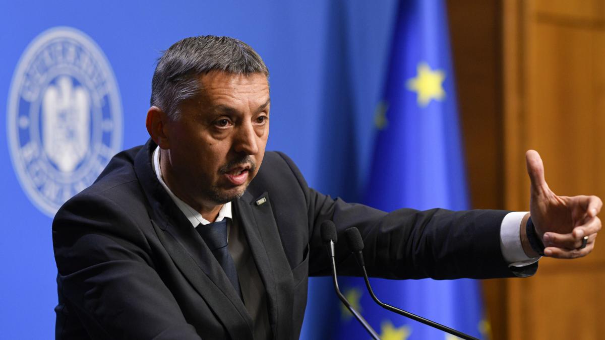 Ministrul Daniel David cere directorilor sa informeze parintii despre scoala