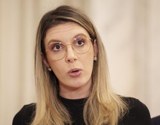 Sorin Grindeanu despre ministra Buzoianu Crede in popandaii care blocheaza Rastolnita