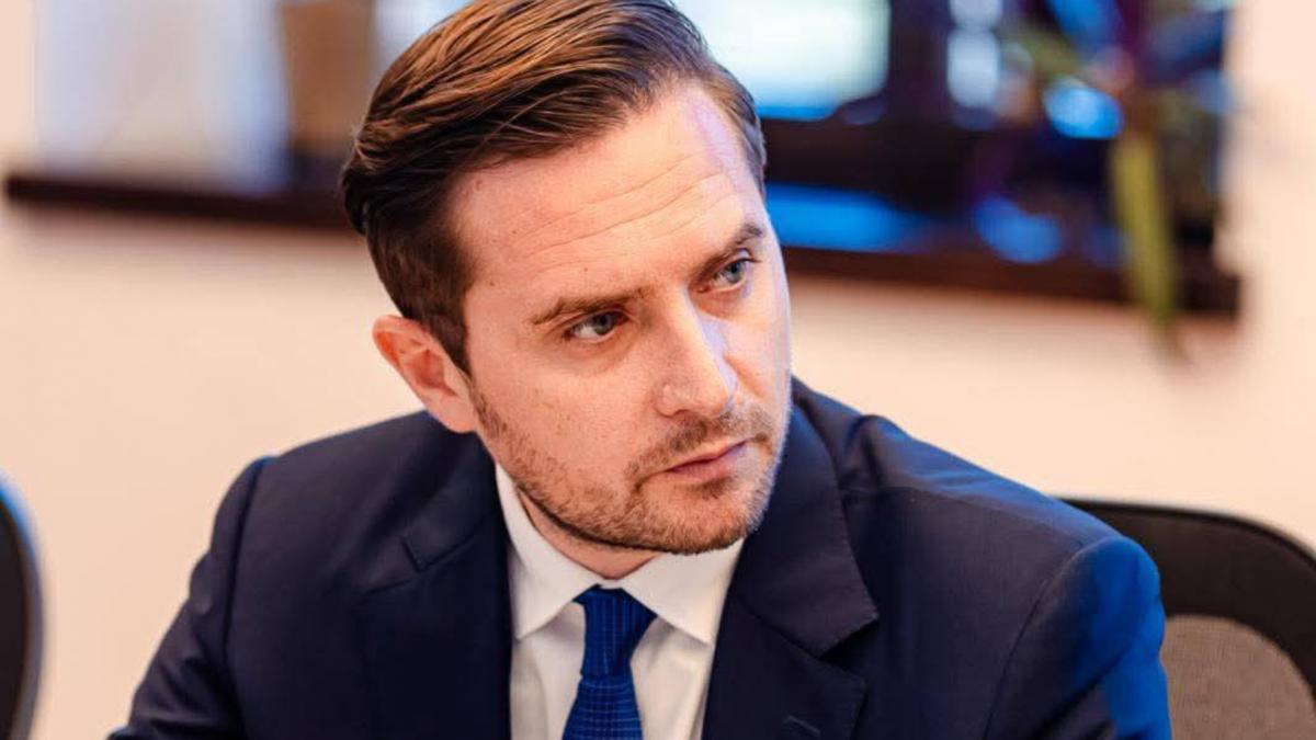 Stelian Bujduveanu Salariile din administratia locala sunt mari