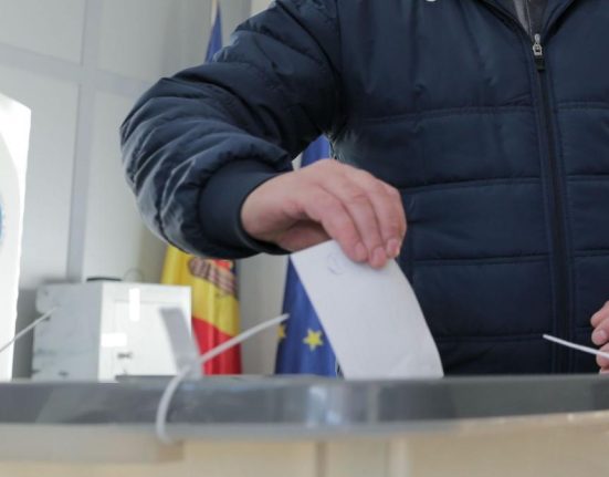 Ultimul sondaj inaite de alegeri indecisii domina Diaspora poate decide