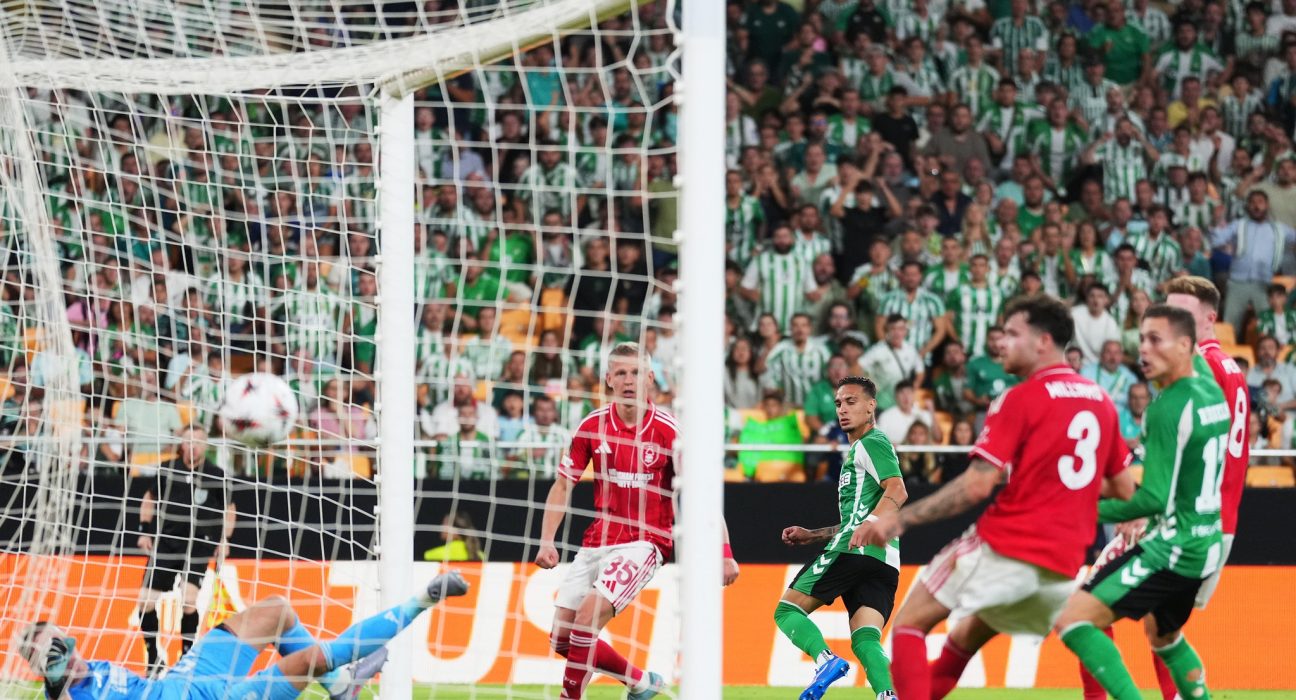 fotbal europa league dinamo zagreb fenerbahce 3 1 ogc nice as roma 1 2 steaua rosie belgrad