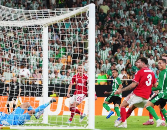 fotbal europa league dinamo zagreb fenerbahce 3 1 ogc nice as roma 1 2 steaua rosie belgrad