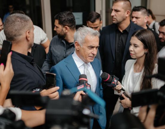 Calin Georgescu si a schimbat decizia privind retragerea din politica