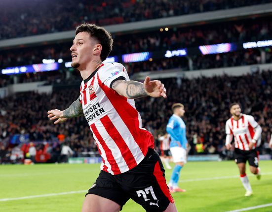 Dennis Man in atenia Europei Nominalizat de UEFA