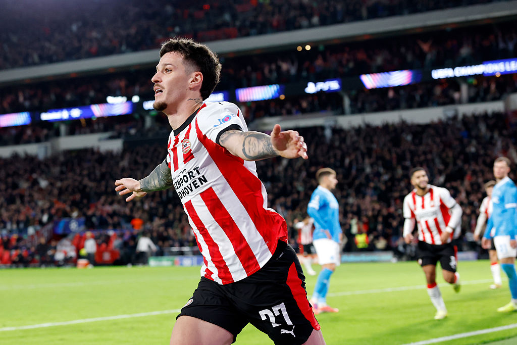 Dennis Man in atenia Europei Nominalizat de UEFA