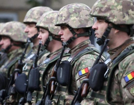 Guvernul adopta joi legea stagiului militar voluntar