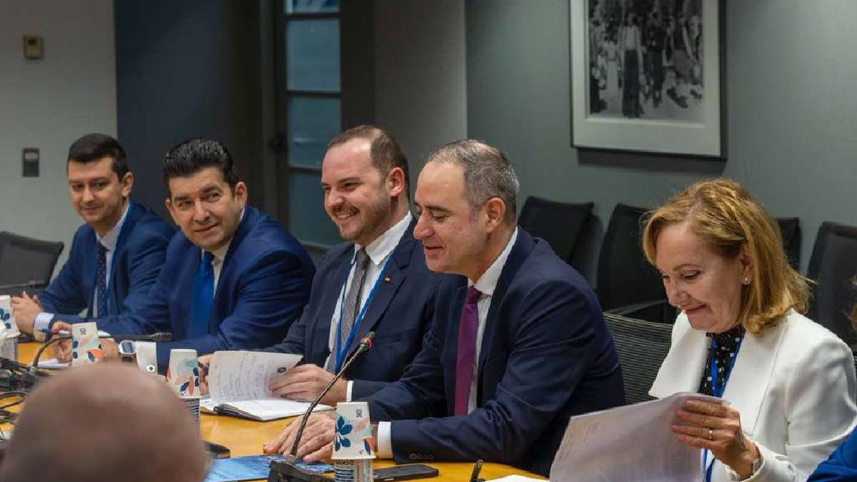 Ministrul Rogobete a discutat despre un nou Spital de Arsi