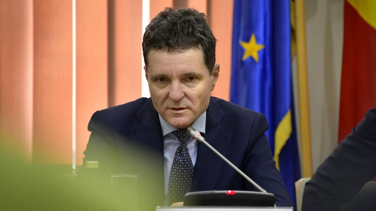 Nicusor Dan Intuiesc ca in spatele lui Calin Georgescu sunt oameni din coruptia anilor 90 00