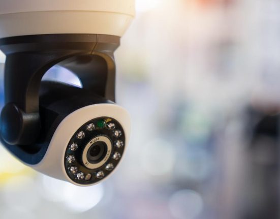 Pacientii si medicii din spitale vor fi supravetezati cu cameri video