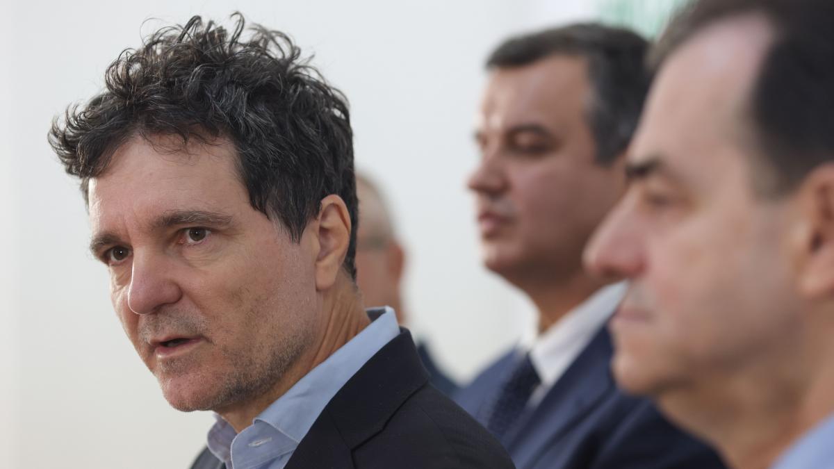 Surse Nicusor Dan isi completeaza echipa cu Orban Naumescu Lazurca