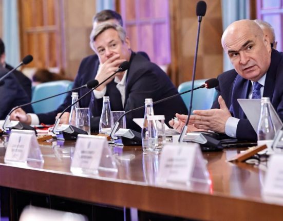 Bolojan anunta simplificarea obtinerii avizelor ISU